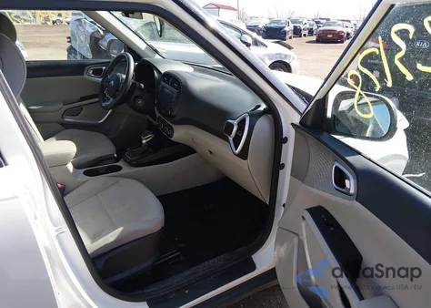 2020 Kia Soul Lx z USA, uszkodzony, nr VIN KNDJ23AU3L7702567